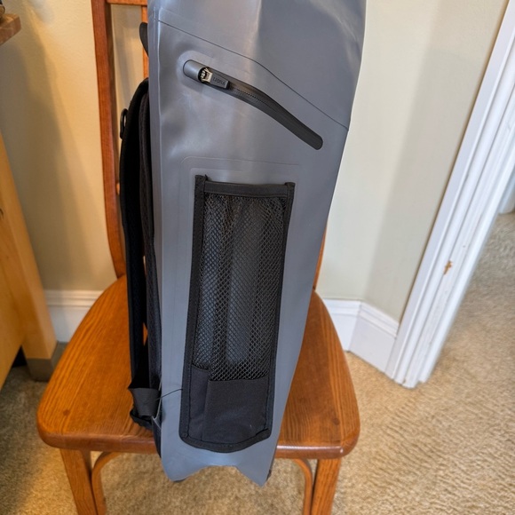 Vuori Dry Bag Back Pack Charcoal Black Rubber Waterproof New Multi Pocket - Picture 9 of 15